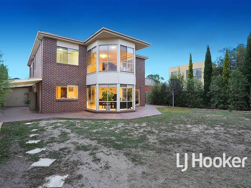 8 Castlewood Place, Point Cook VIC 3030