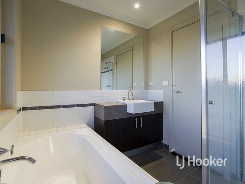256 Boardwalk Boulevard, Point Cook VIC 3030