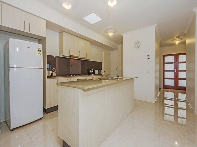 24 Australis Drive, Williams Landing VIC 3027