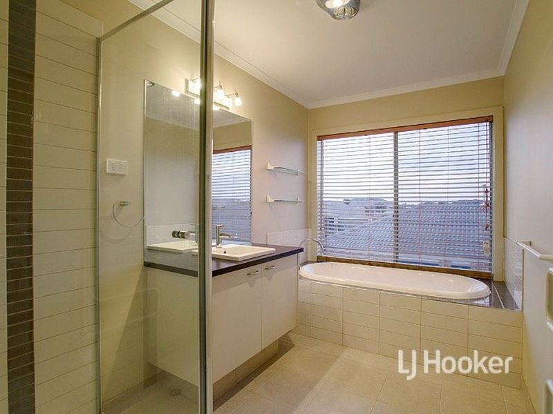 15 Oliver Place, Point Cook VIC 3030