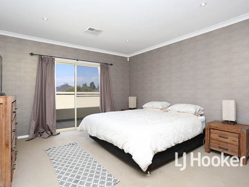 7 Viewbank Court, Sanctuary Lakes VIC 3030