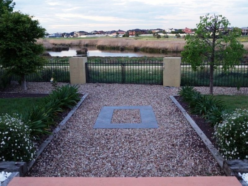 7 Viewbank Court, Sanctuary Lakes VIC 3030