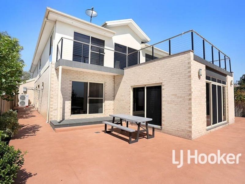 7 Viewbank Court, Sanctuary Lakes VIC 3030