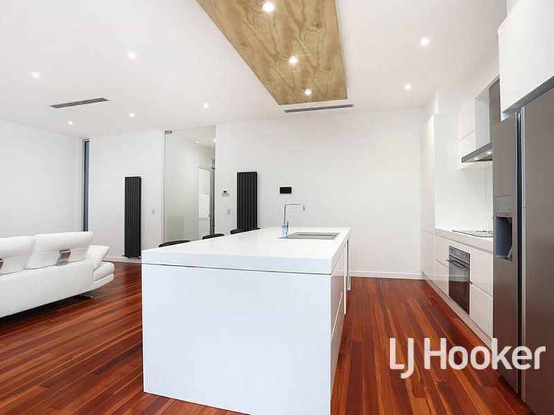 161 Sanctuary Lakes South Boulevard, Sanctuary Lakes VIC 3030