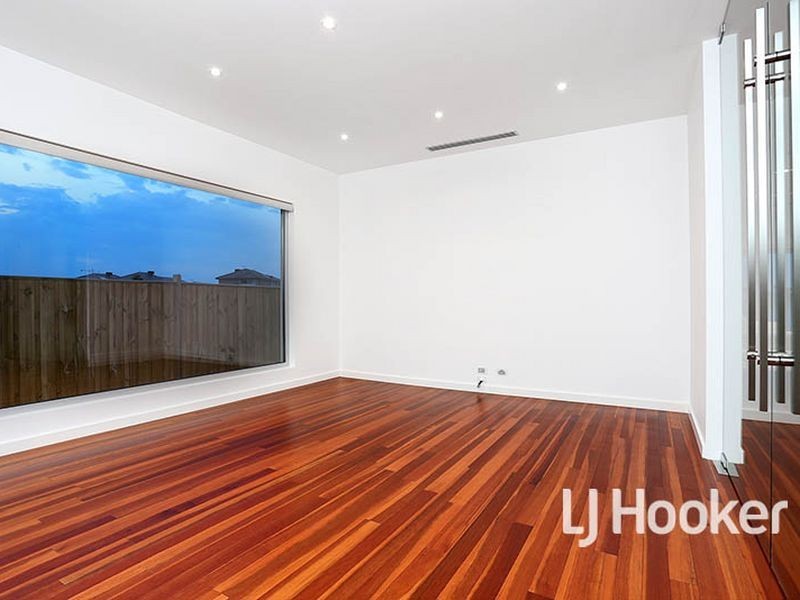 161 Sanctuary Lakes South Boulevard, Sanctuary Lakes VIC 3030