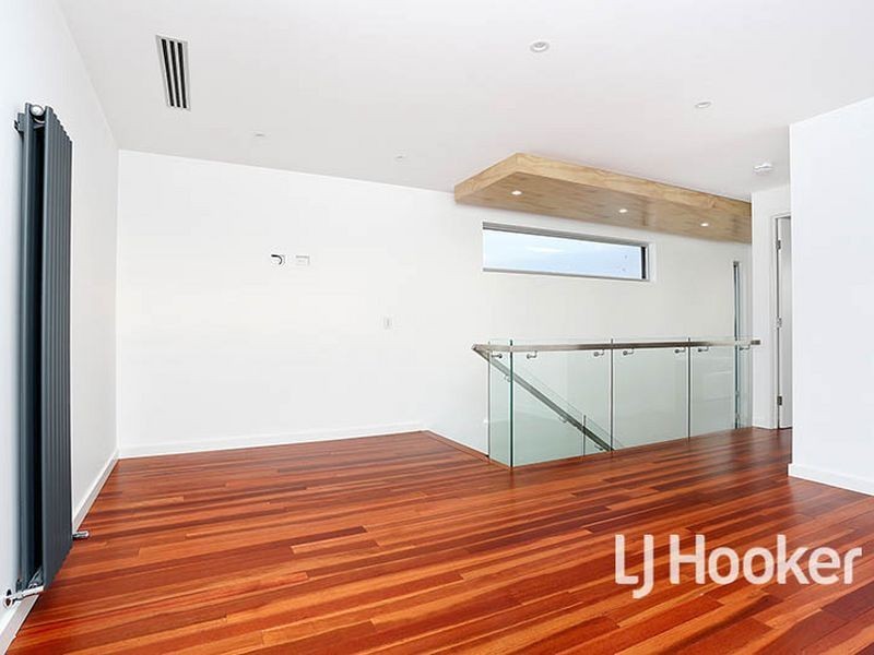 161 Sanctuary Lakes South Boulevard, Sanctuary Lakes VIC 3030