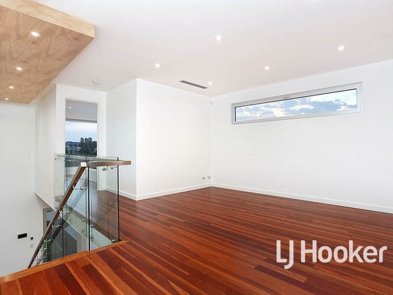 161 Sanctuary Lakes South Boulevard, Sanctuary Lakes VIC 3030