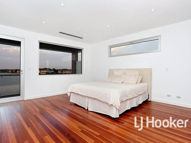 161 Sanctuary Lakes South Boulevard, Sanctuary Lakes VIC 3030