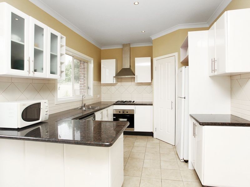 2/50 Crellin Avenue, Altona Meadows VIC 3028