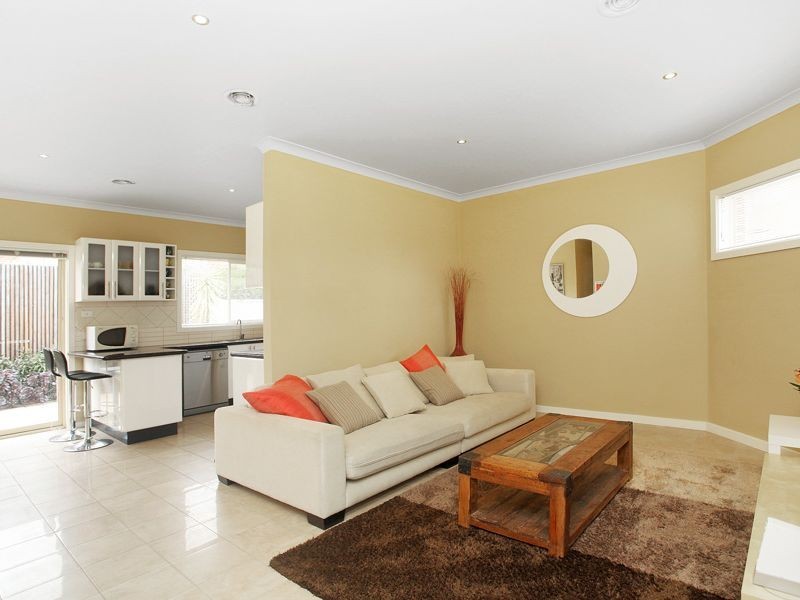 2/50 Crellin Avenue, Altona Meadows VIC 3028