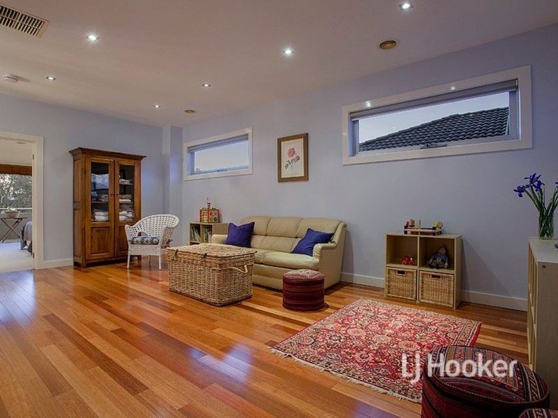 10 Freshwater Point, Sanctuary Lakes VIC 3030