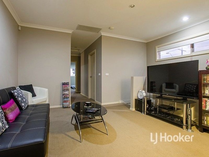 16 Admiralty Lane, Sydenham VIC 3037