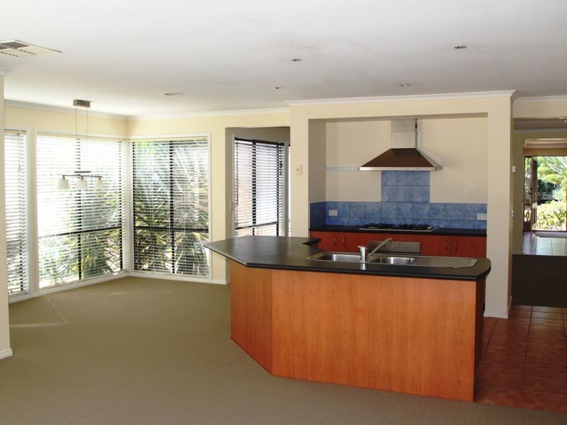 86 Lennon Boulevard, Point Cook VIC 3030