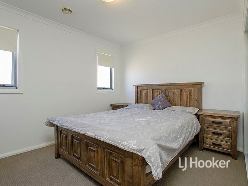 6/12 Vilnius Way, Truganina VIC 3029