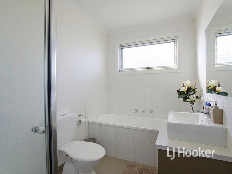 6/12 Vilnius Way, Truganina VIC 3029