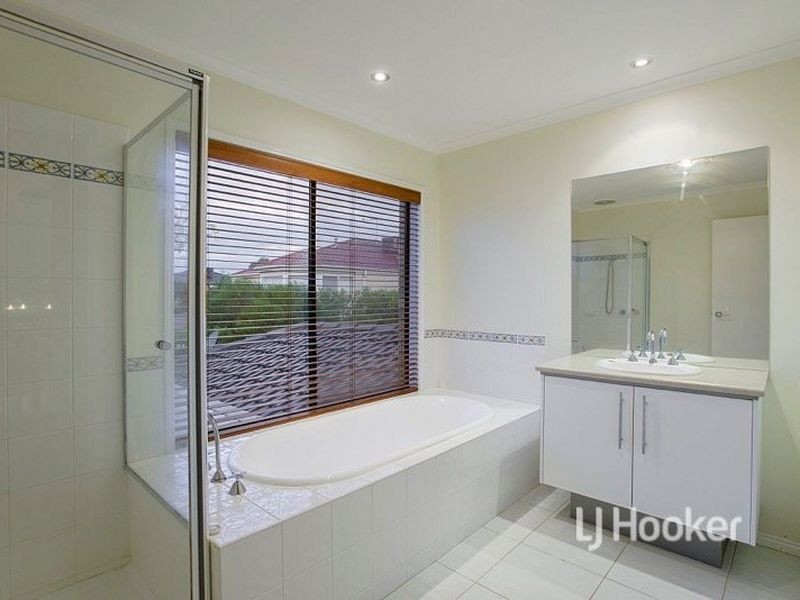 10 Caledonian Way, Point Cook VIC 3030