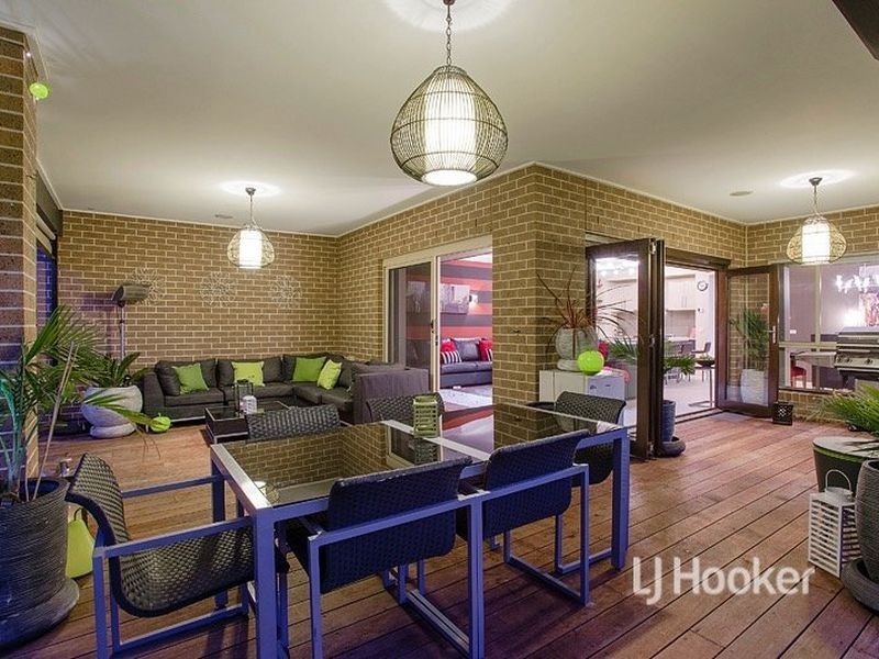 6 Urchin Way, Point Cook VIC 3030