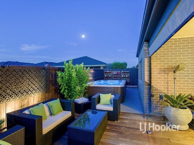 6 Urchin Way, Point Cook VIC 3030