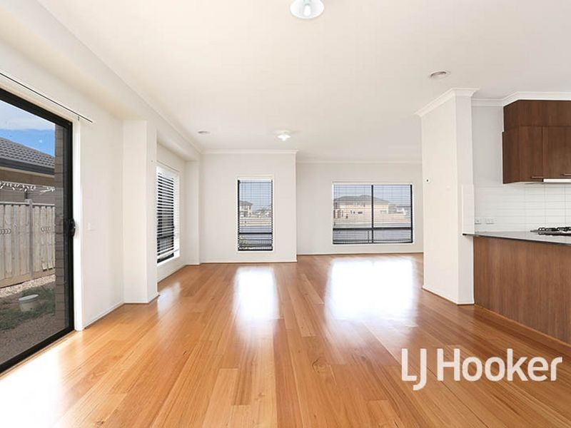 58 Sanctuary Lakes East Boulevard, Sanctuary Lakes VIC 3030