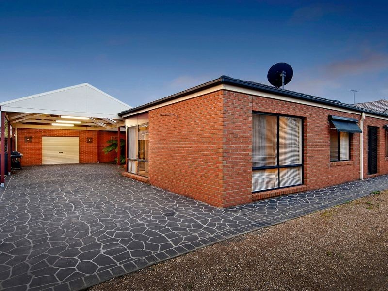 31 Dunkirk Drive, Point Cook VIC 3030