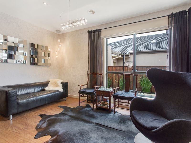 6 Fifth Avenue, Sanctuary Lakes VIC 3030