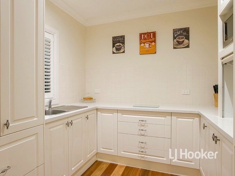 37 Celebration Drive, Sanctuary Lakes VIC 3030