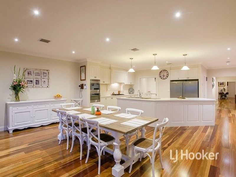 37 Celebration Drive, Sanctuary Lakes VIC 3030