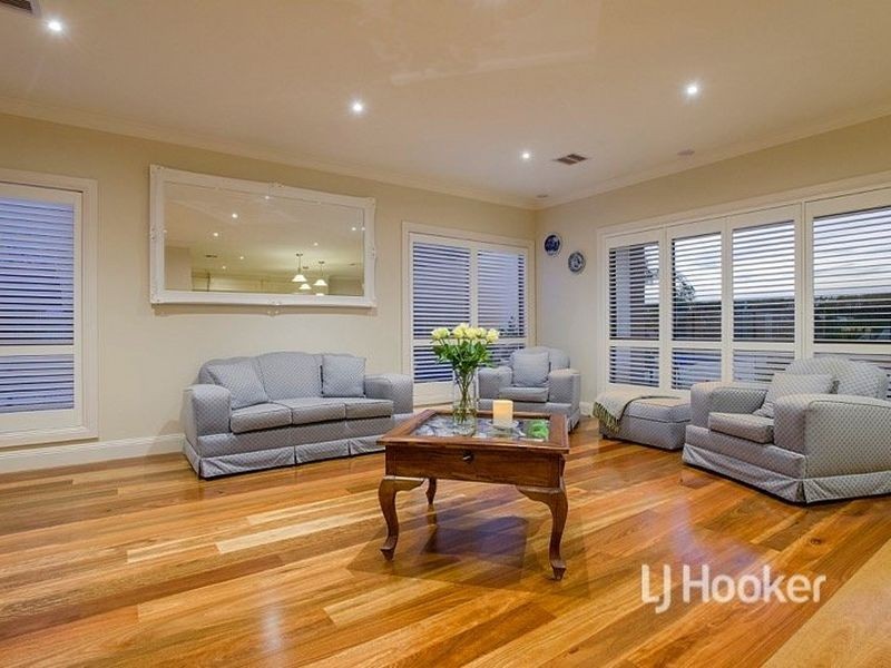 37 Celebration Drive, Sanctuary Lakes VIC 3030
