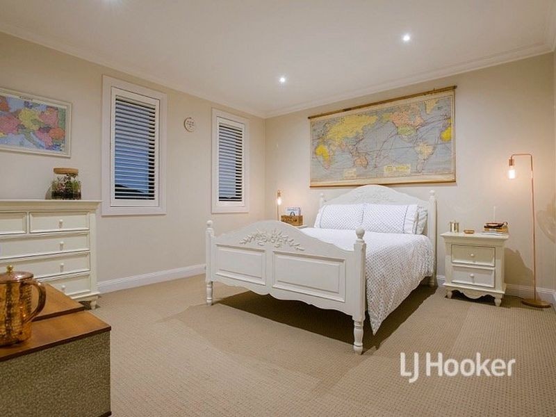 37 Celebration Drive, Sanctuary Lakes VIC 3030