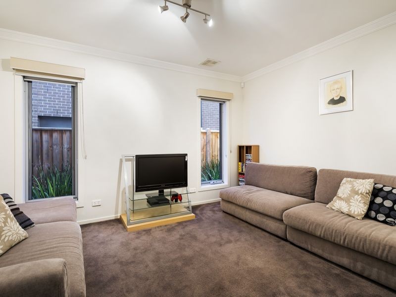 5 Silverbay Avenue, Point Cook VIC 3030