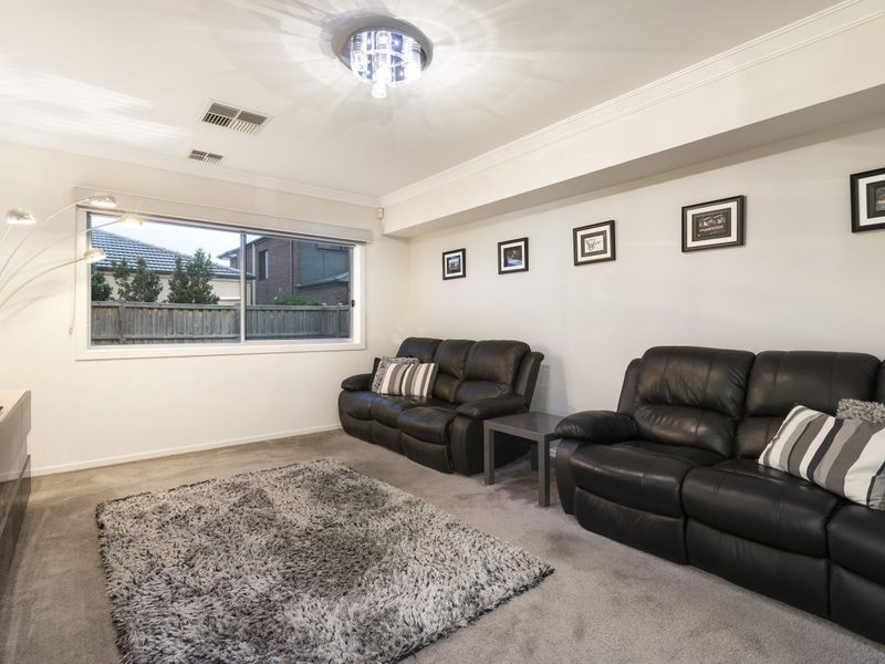 5 Silverbay Avenue, Point Cook VIC 3030