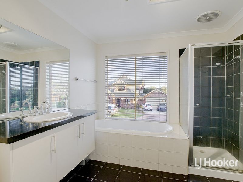 1 Castlewood Place, Point Cook VIC 3030