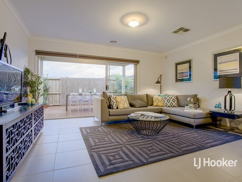 16 Ionian Way, Point Cook VIC 3030
