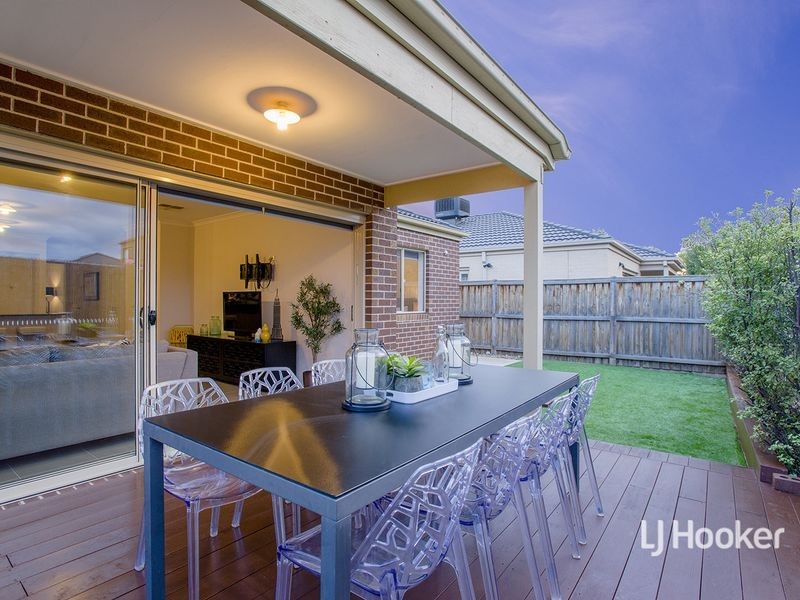 16 Ionian Way, Point Cook VIC 3030