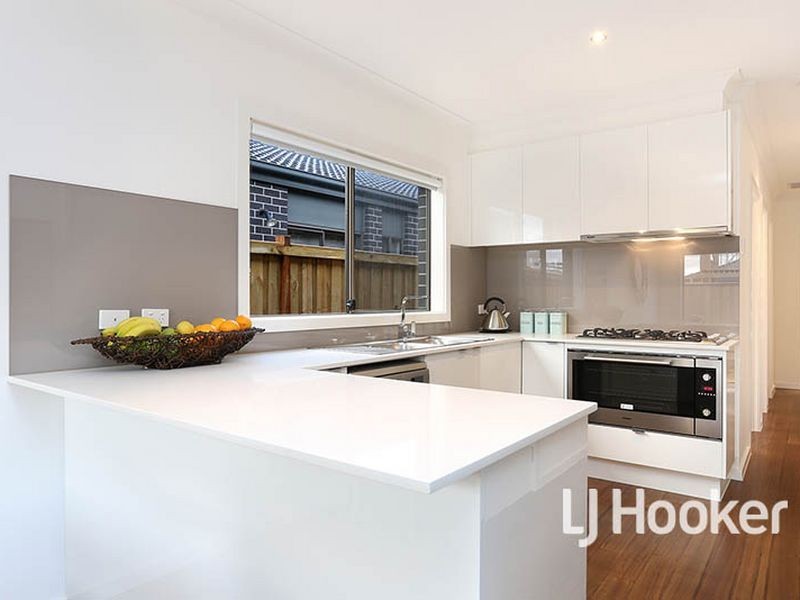 15 Sissinghurst Street, Truganina VIC 3029