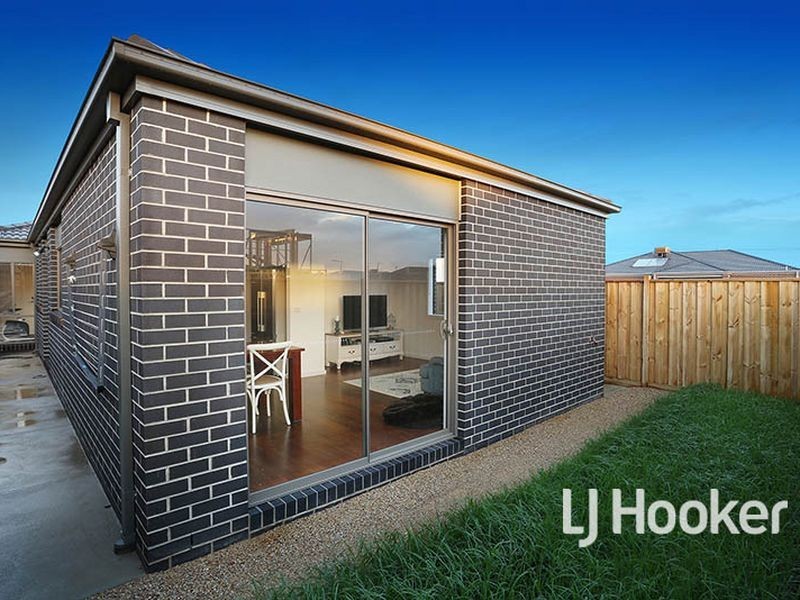 15 Sissinghurst Street, Truganina VIC 3029