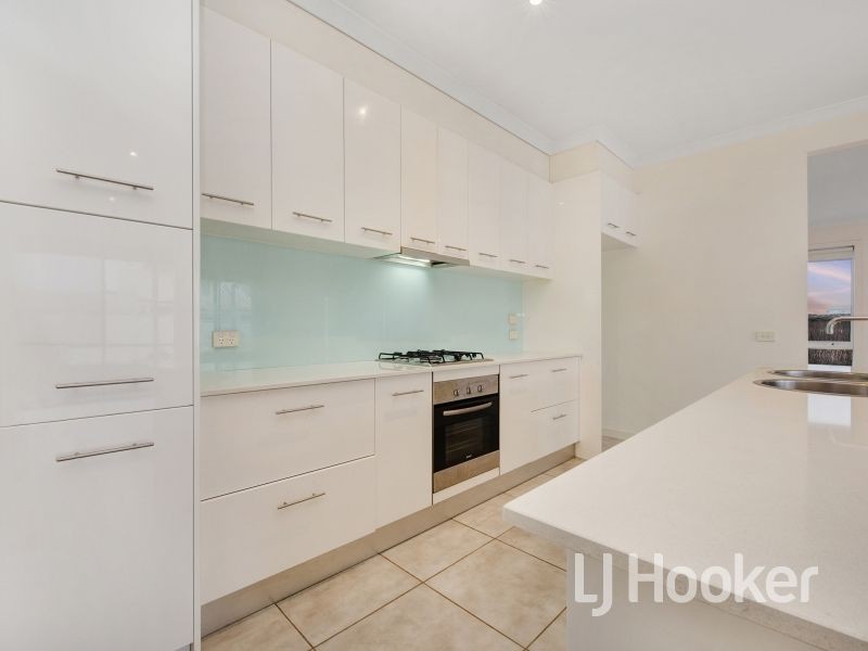 3 Signature Boulevard, Sanctuary Lakes VIC 3030