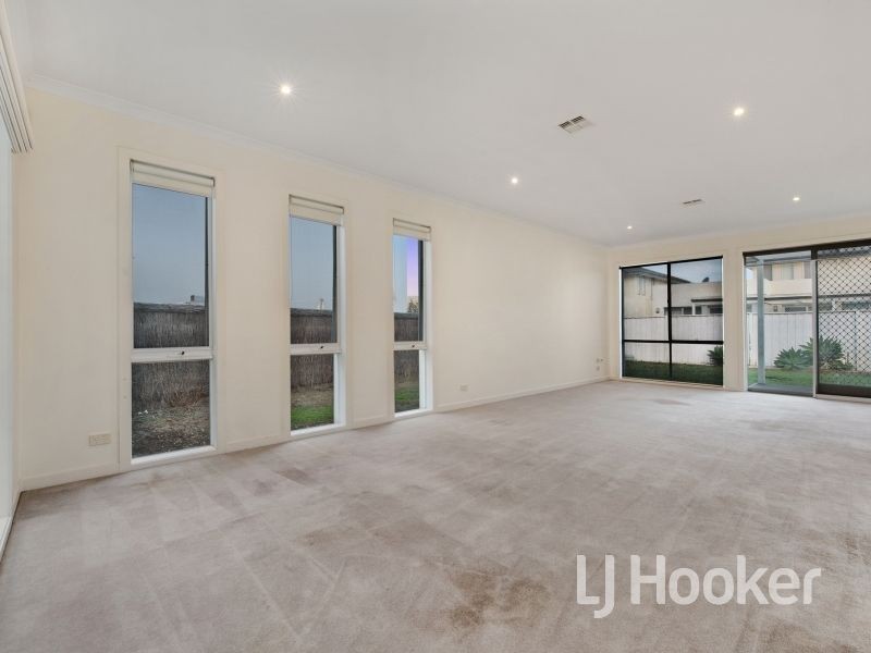3 Signature Boulevard, Sanctuary Lakes VIC 3030
