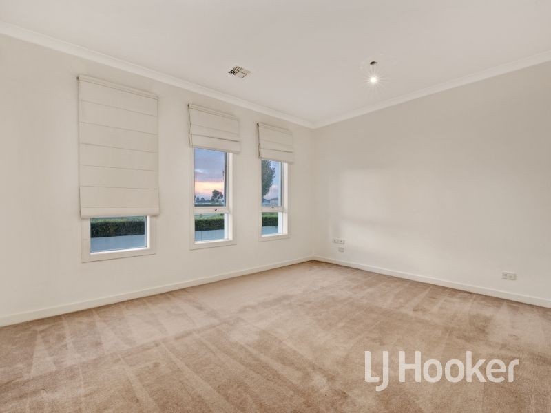 3 Signature Boulevard, Sanctuary Lakes VIC 3030