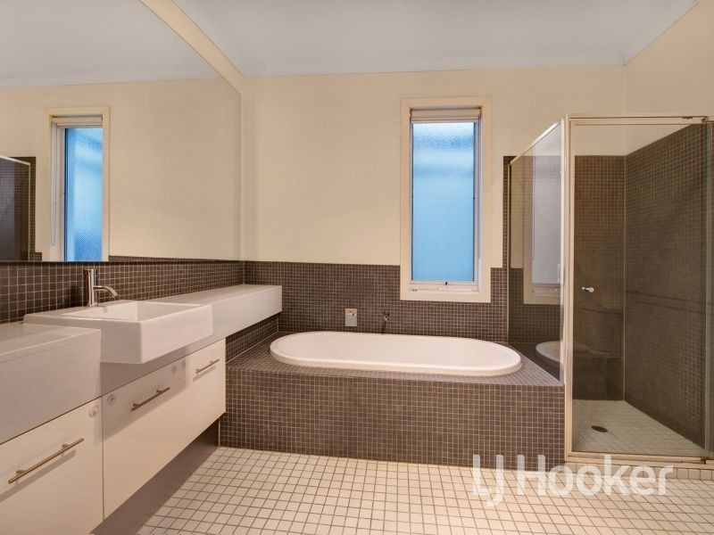 3 Signature Boulevard, Sanctuary Lakes VIC 3030