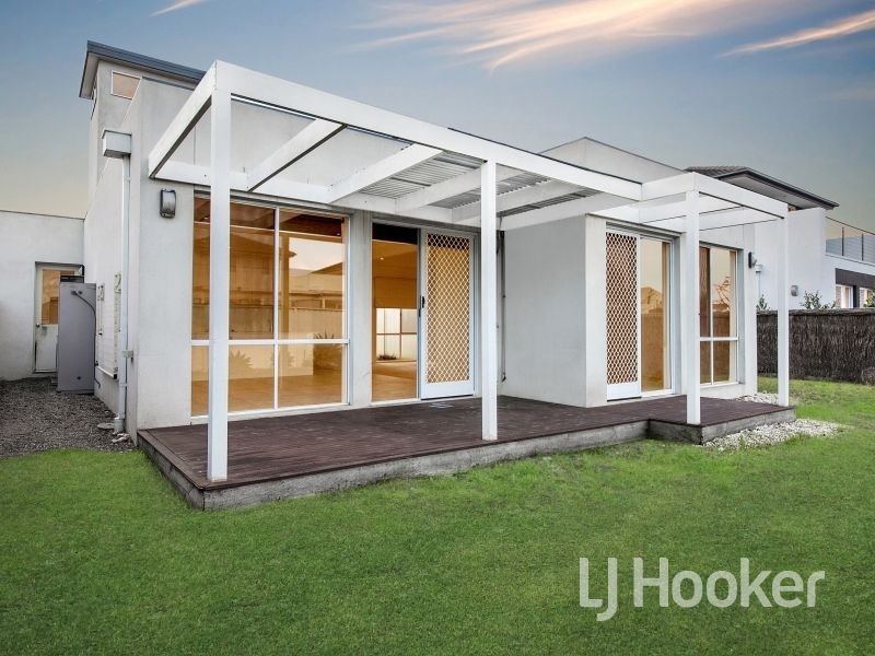 3 Signature Boulevard, Sanctuary Lakes VIC 3030