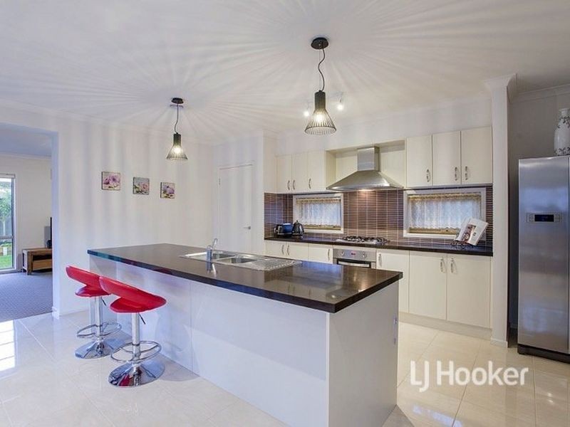 6 Shirley Court, Point Cook VIC 3030