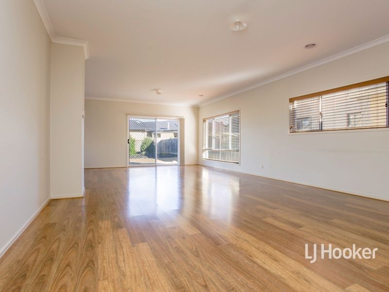 1 Foreshore Court, Sanctuary Lakes VIC 3030