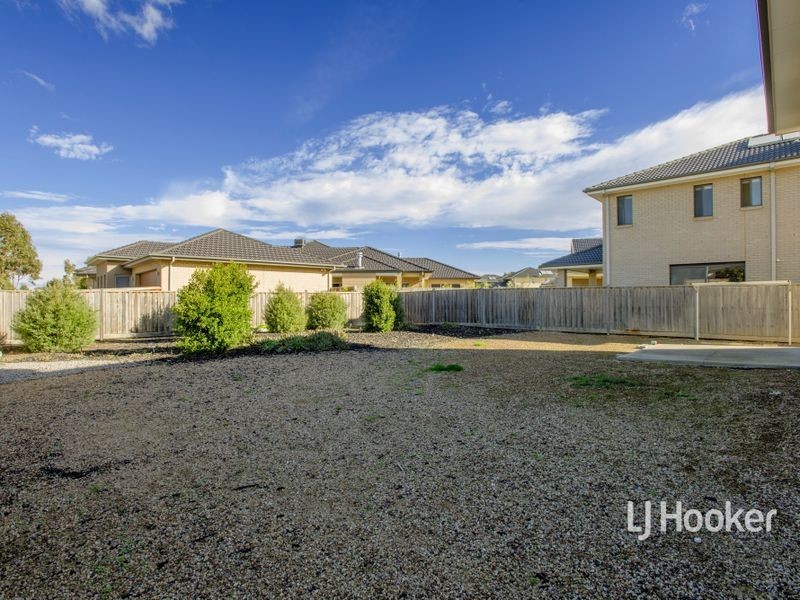 1 Foreshore Court, Sanctuary Lakes VIC 3030