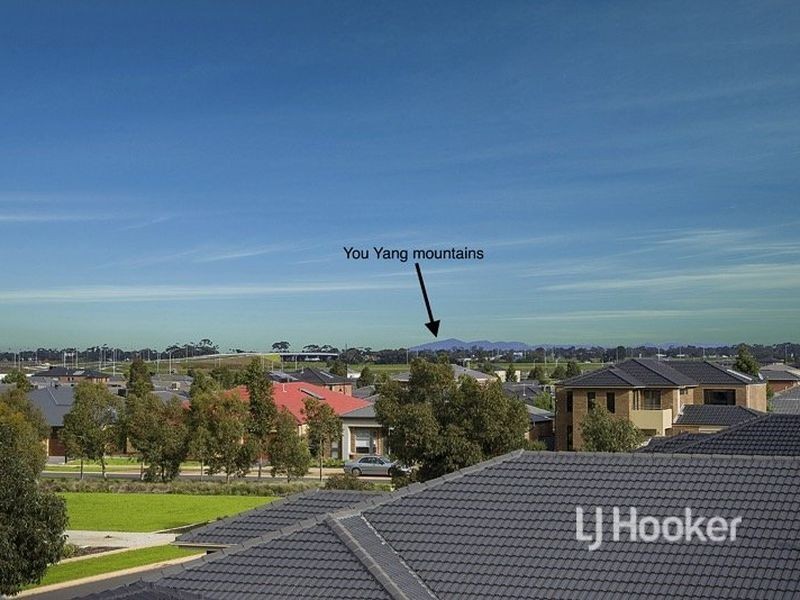 18 Cordner Way, Point Cook VIC 3030