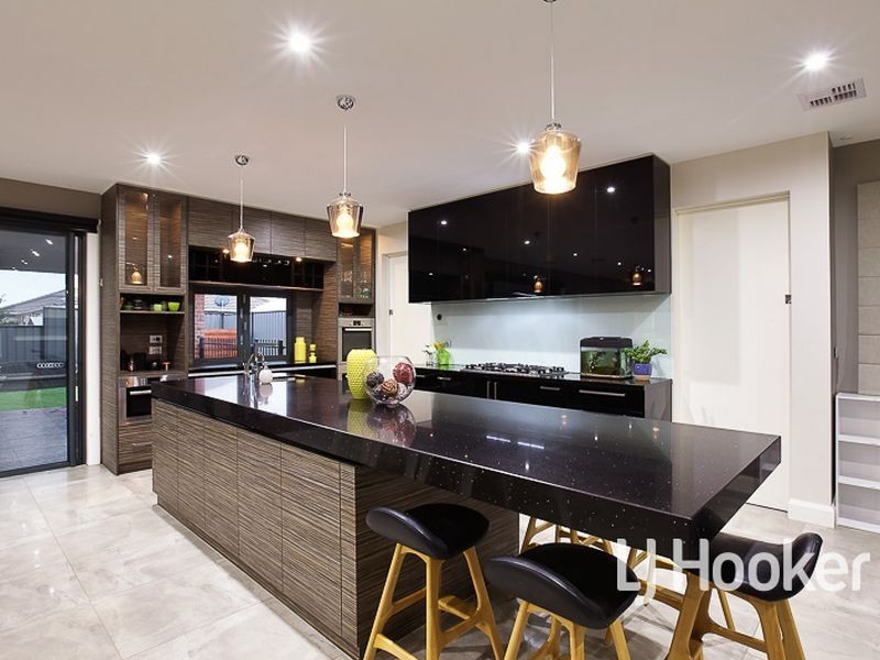 18 Cordner Way, Point Cook VIC 3030