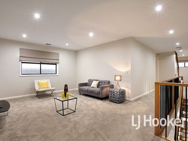 18 Cordner Way, Point Cook VIC 3030