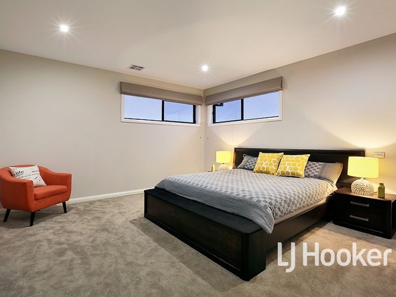 18 Cordner Way, Point Cook VIC 3030