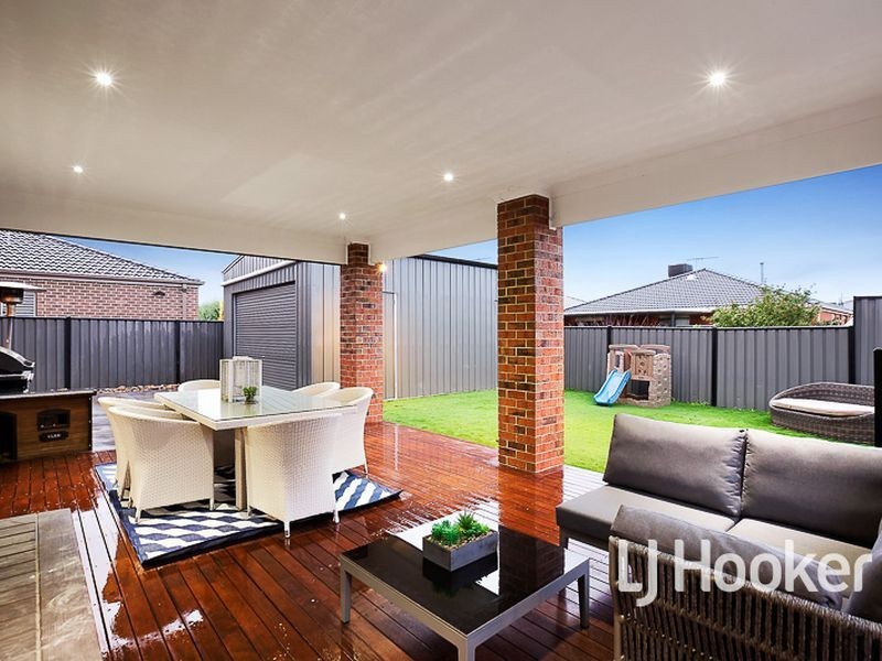 18 Cordner Way, Point Cook VIC 3030