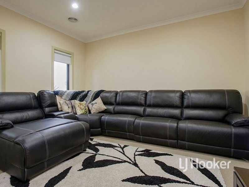 47 Broadstone Way, Point Cook VIC 3030